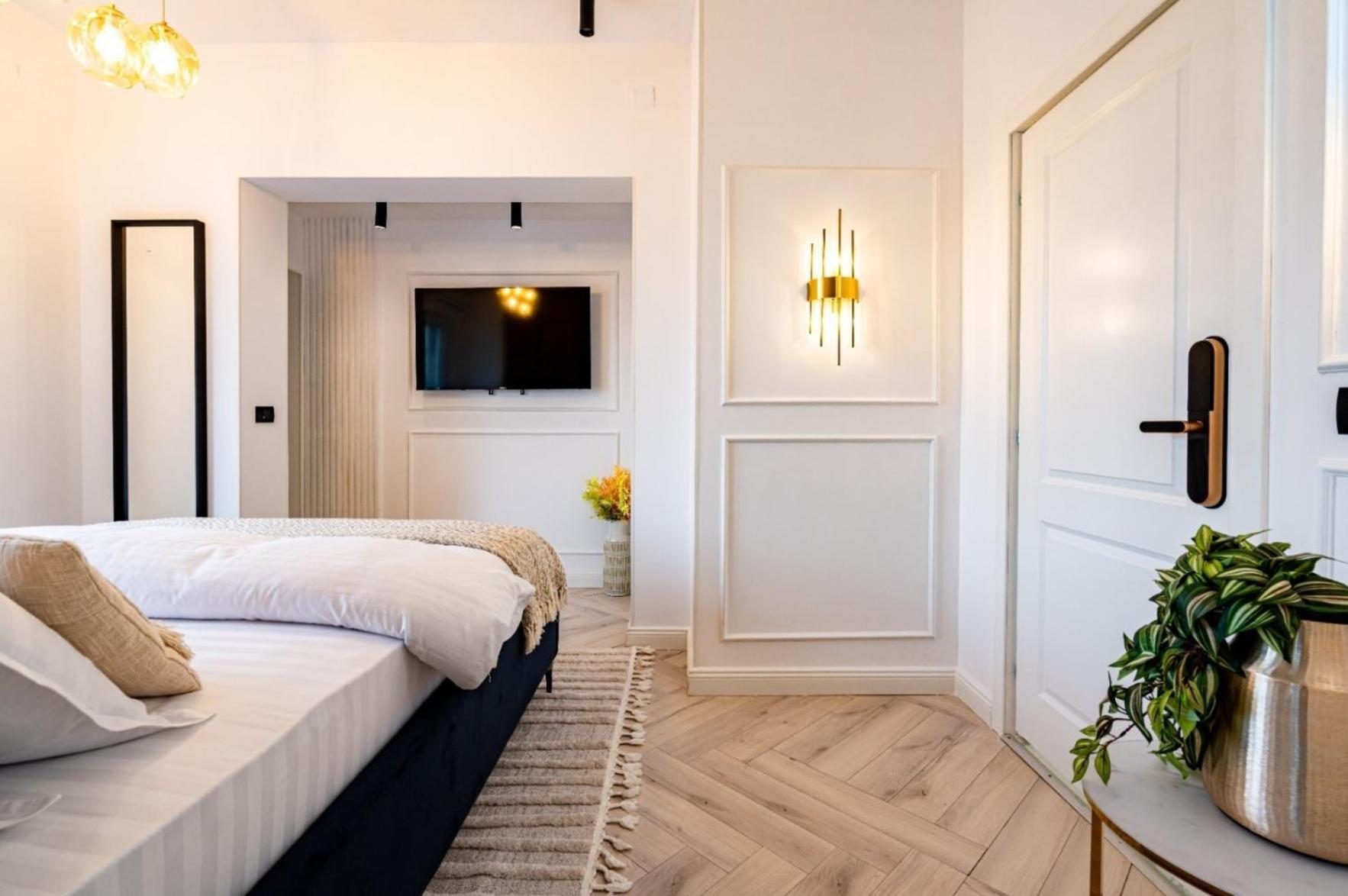 Royal - Luxury Apartment B - Old City - Victoriei Bucharest Luaran gambar